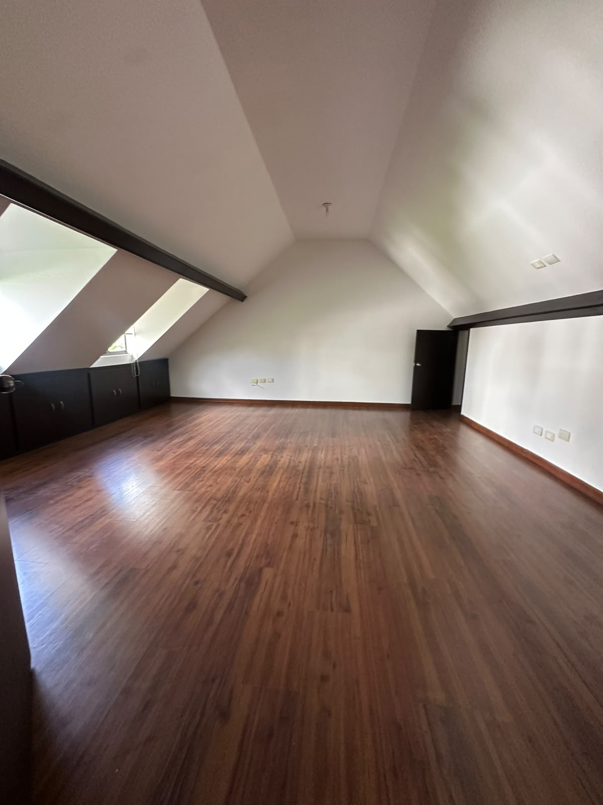 VENDO CASA EN SECTOR CIRCUNVALAR