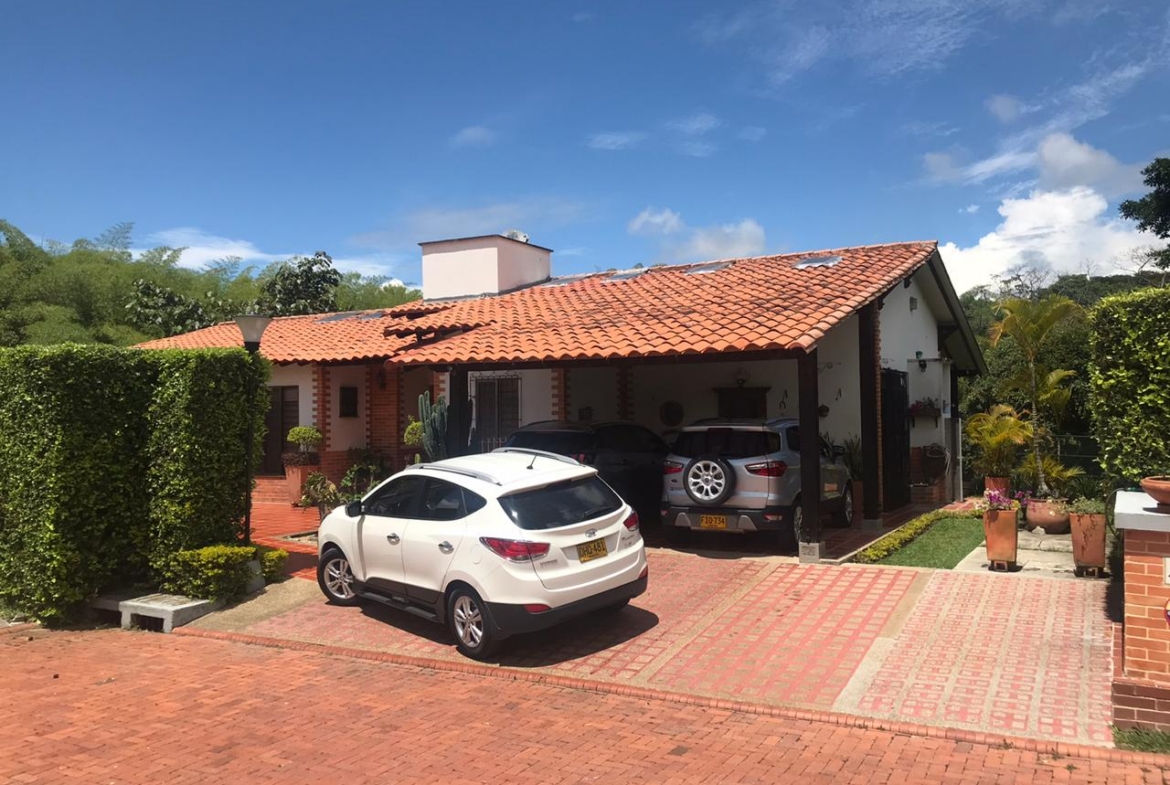 VENDE CASA CAMPESTRE SECTOR CERRITOS