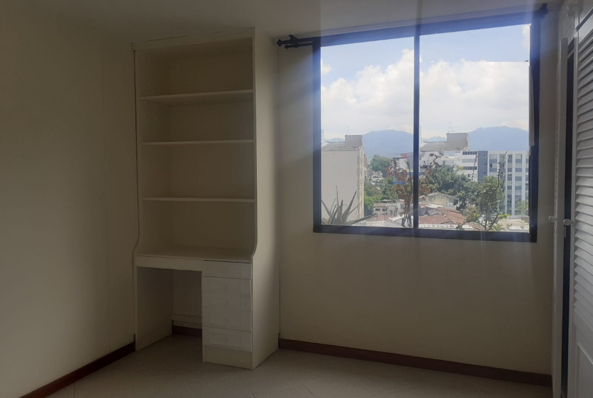VENDO APARTAMENTO EN PINARES DE SAN MARTIN PEREIRA