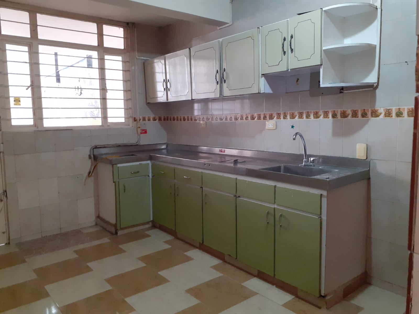 305071920230515035235 Vende casa en el centro de Pereira