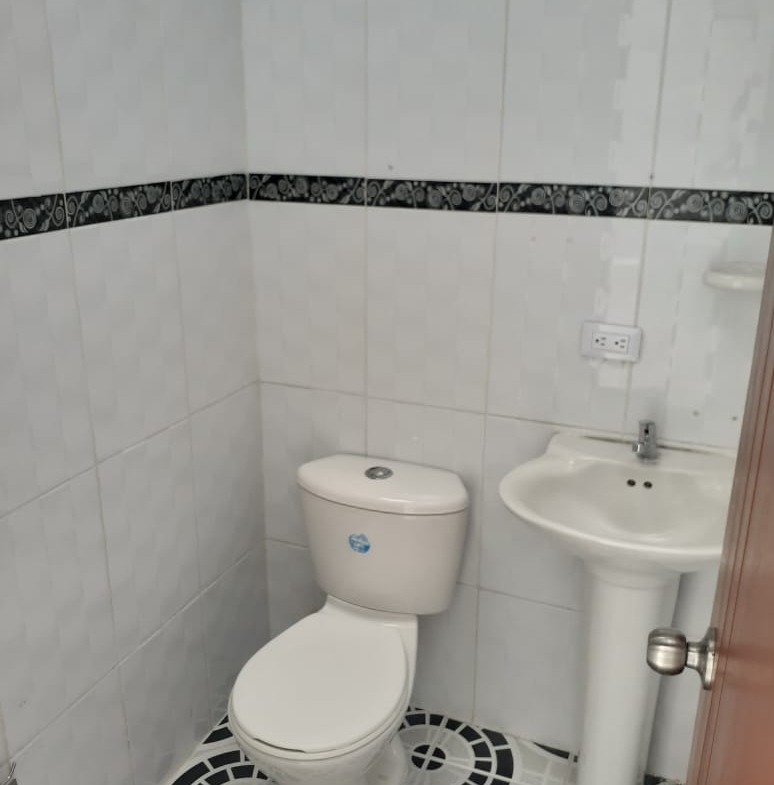 VENDO CASA EN BARRIO SAN NICOLAS