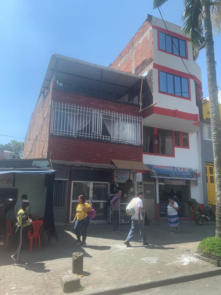 305071920231226033519-2 VENTA DE CASA CERCA AL CENTRO DE PEREIRA