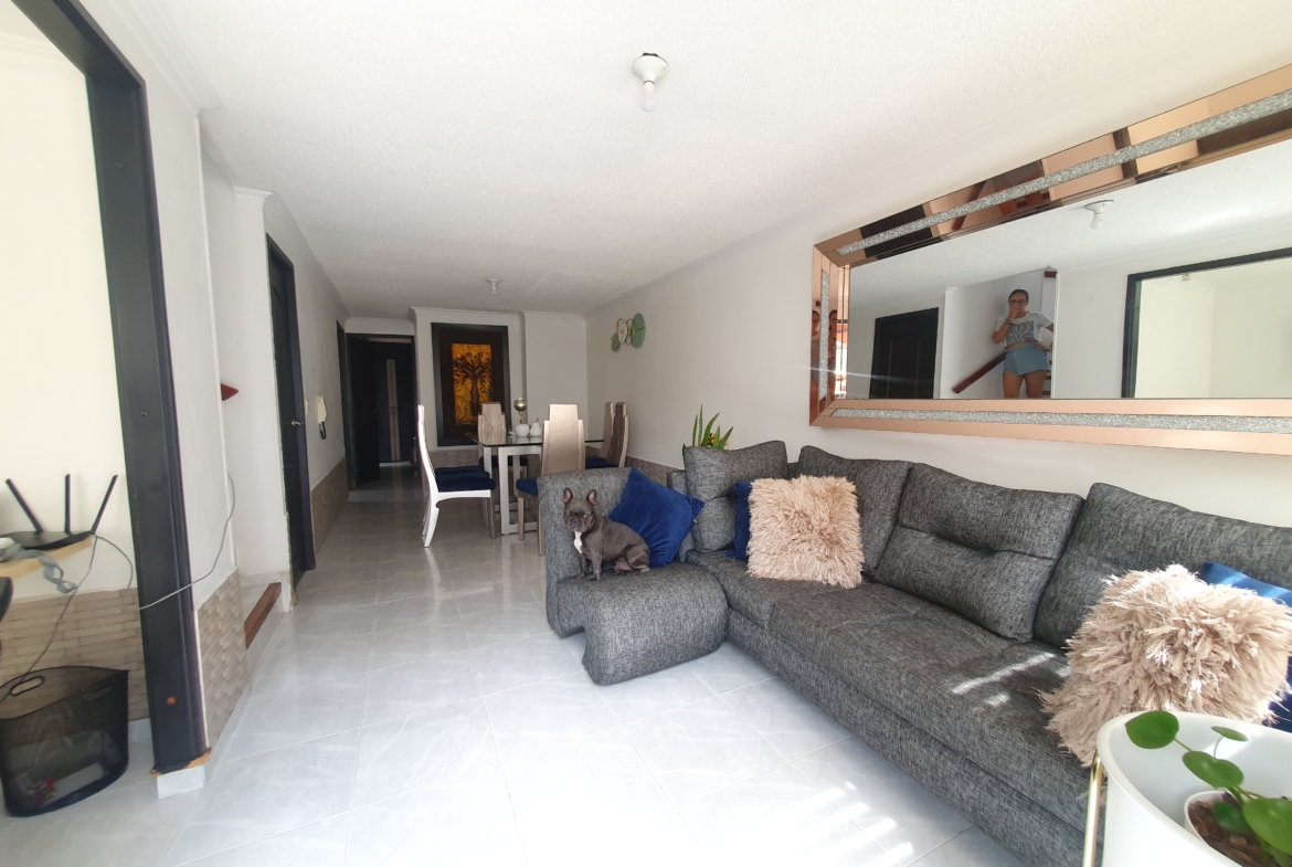CASA EN VENTA AVENIDA SUR SECTOR HOME CENTER