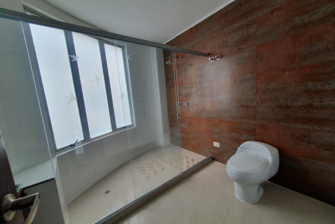 EN VENTA CASA EN PINARES CONJUNTO CERRADO