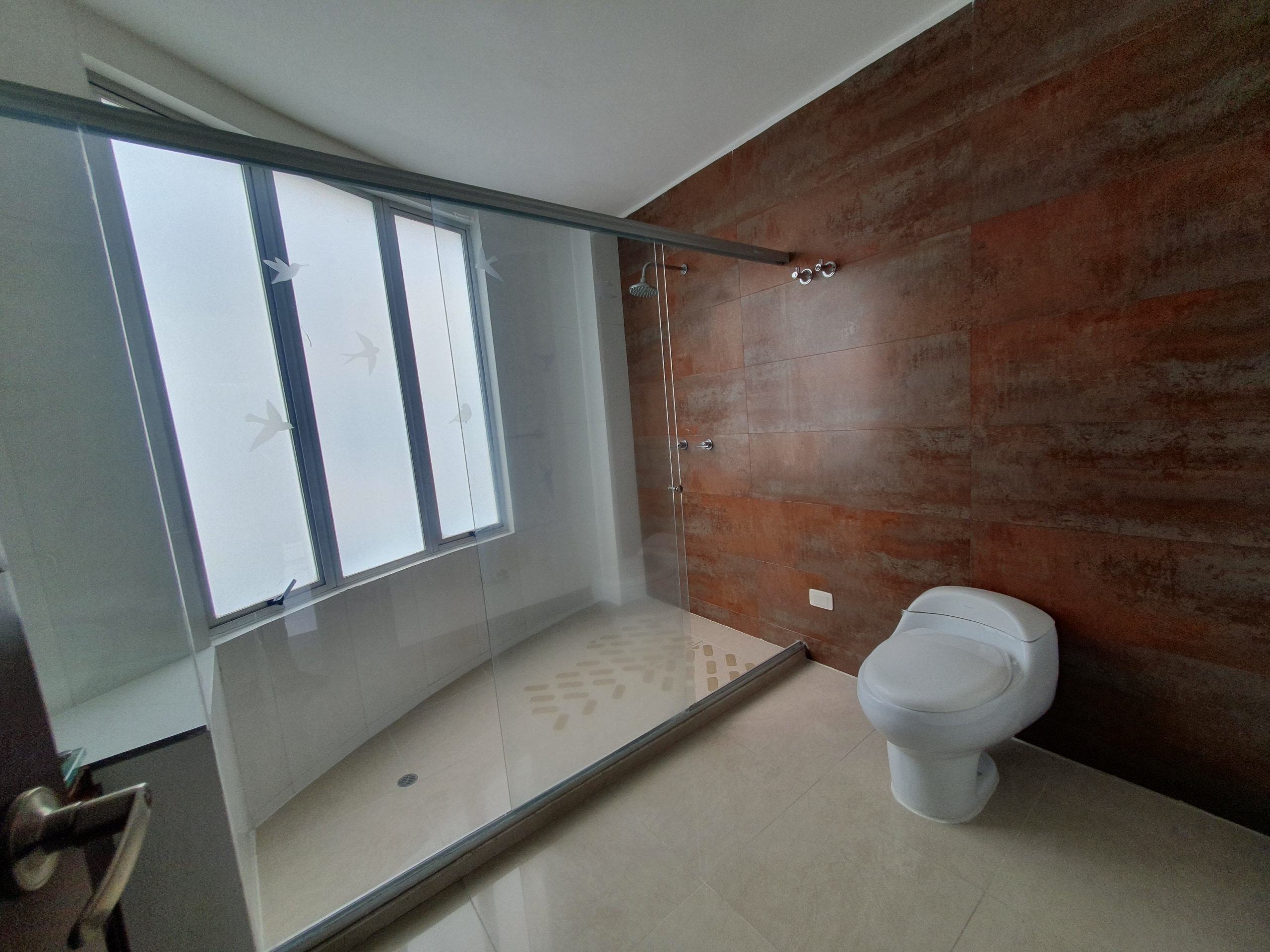 EN VENTA CASA EN PINARES CONJUNTO CERRADO