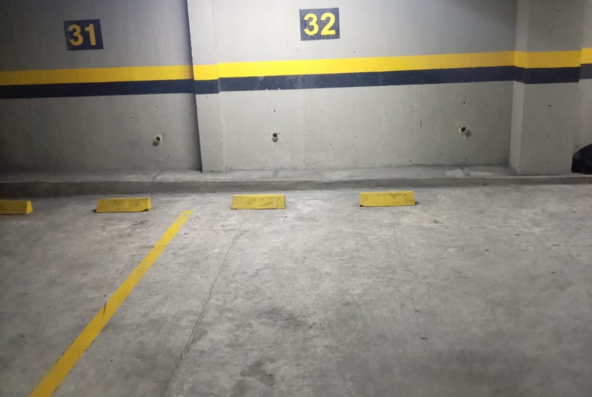 SE ARRIENDA OFICINA EN CENTRO DE NEGOCIOS EN ÁLAMOS PEREIRA