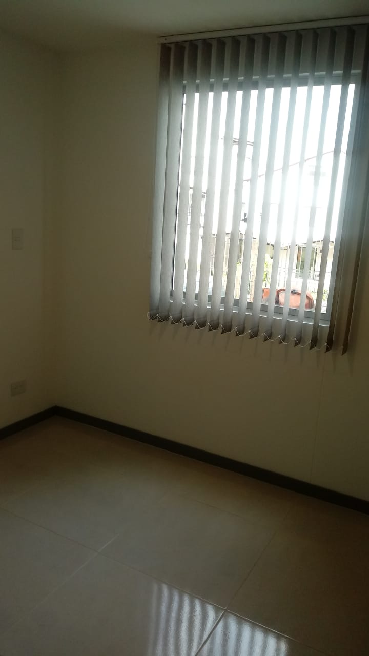 305071920260422042854 VENDO APARTAMENTO SECTOR UNICENTRO PEREIRA