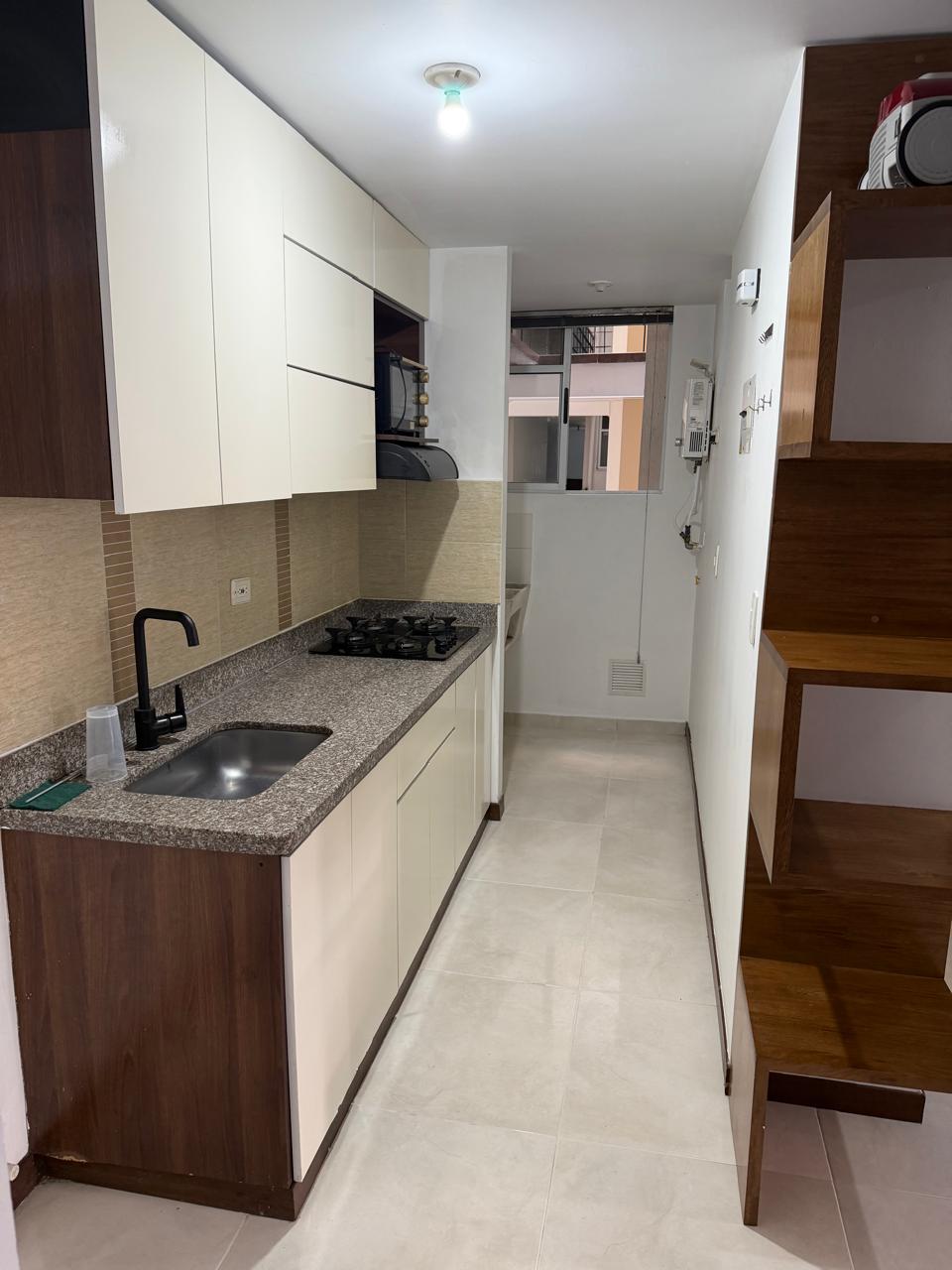 305071920260425051532 SE VENDE APARTAMENTO AV SUR, CORALES 3 ALCOBAS