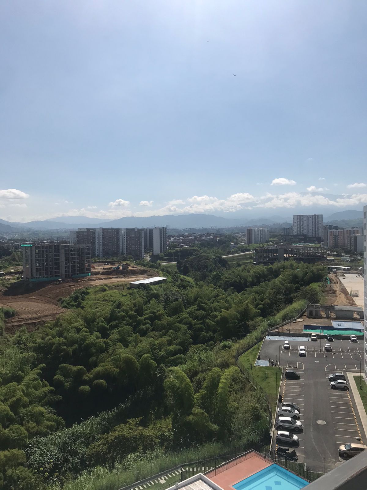 ARRIENDO APTO EN LA VIA CONDINA PALO VERDE PER