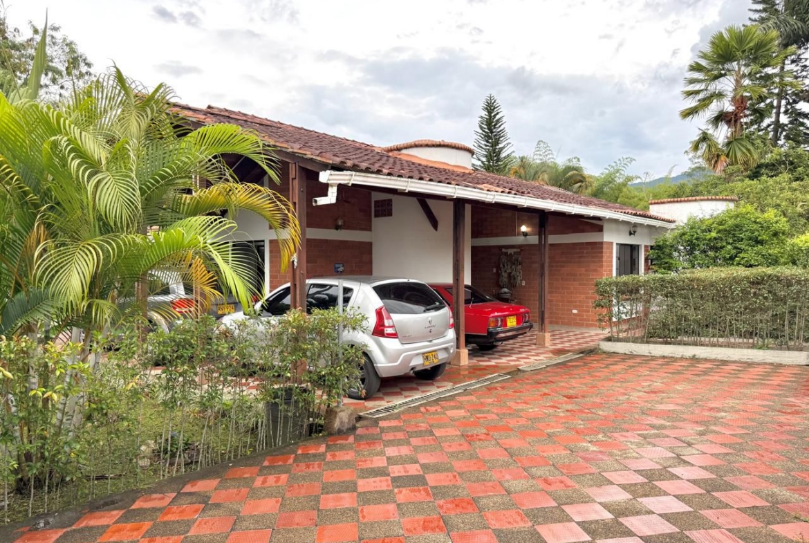 VENDO CASA CAMPESTRE EN COMBIA