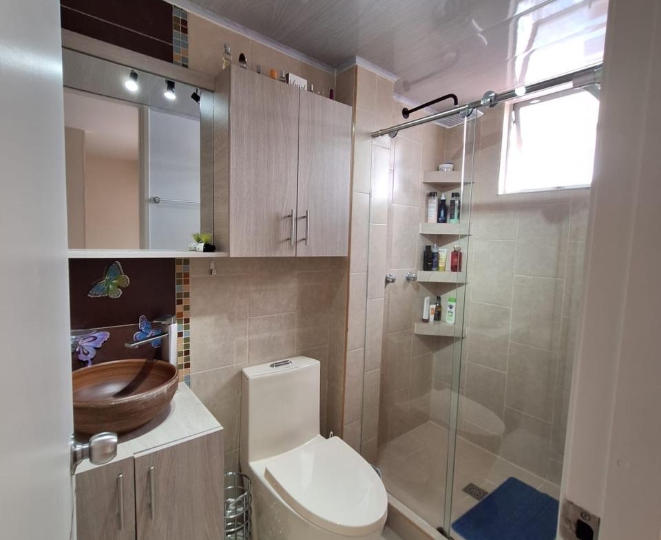 VENDO CASA EN AVENIDA SUR CONJUNTO CERRADO.