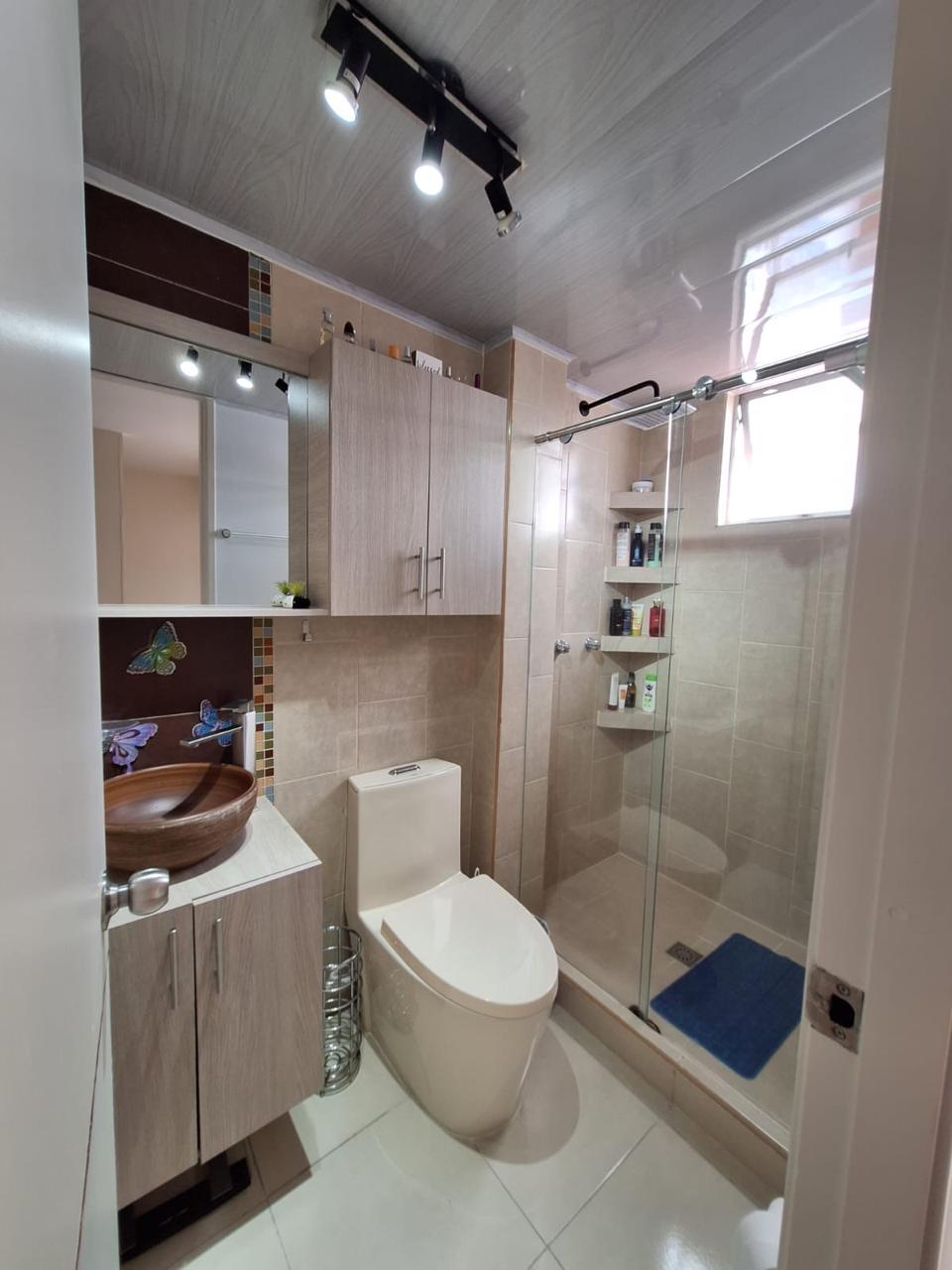 VENDO CASA EN AVENIDA SUR CONJUNTO CERRADO.