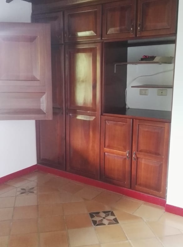 SE VENDE HERMOSA FINCA DE RECREO VIA A ARMENIA