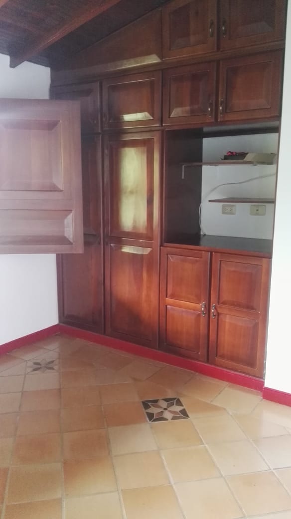 SE VENDE HERMOSA FINCA DE RECREO VIA A ARMENIA