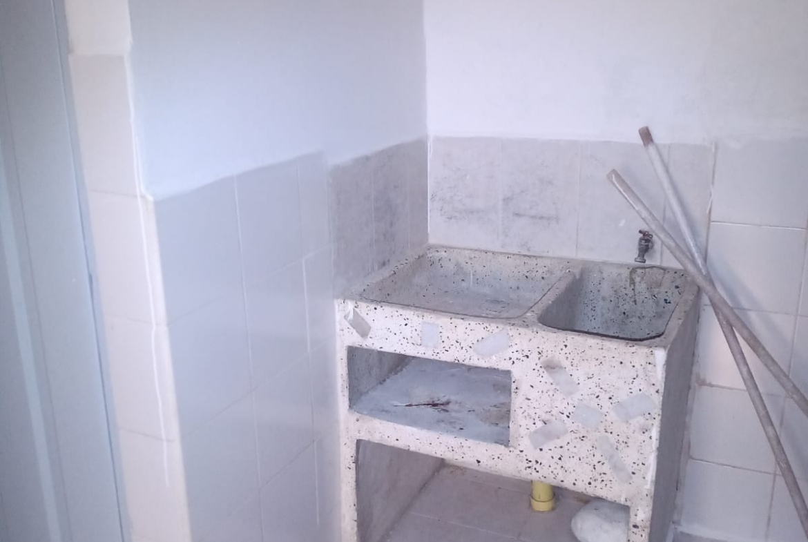 VENDO CASA CON LOCALES CERCA AL CENTRO EN PEREIRA
