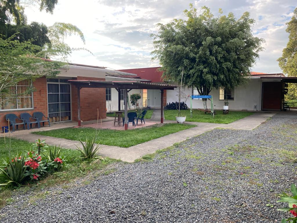 VENDO CASA CAMPESTRE EN VIA ARMENIA