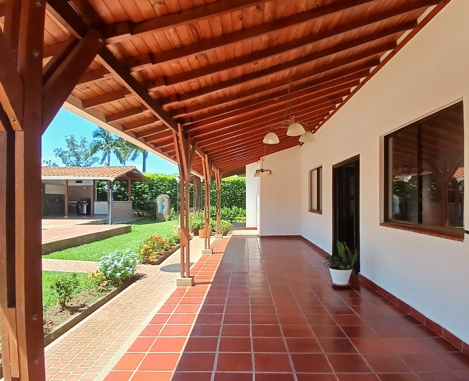 VENDO CASA CAMPESTRE VIA CERRITOS LA VIRGINIA