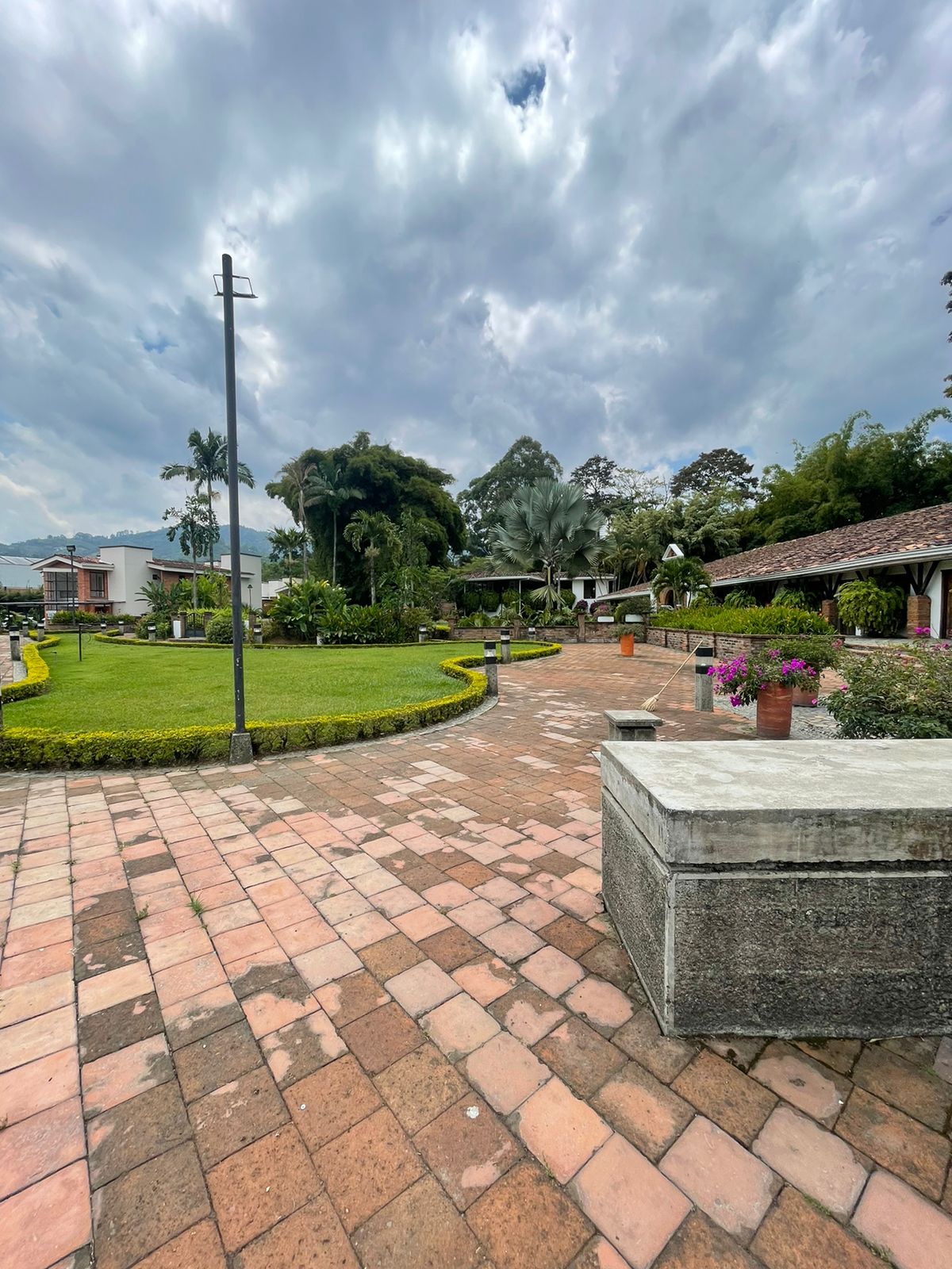 305072120240906031711 VENDO CASA EN BOMBAY DOSQUEBRADAS