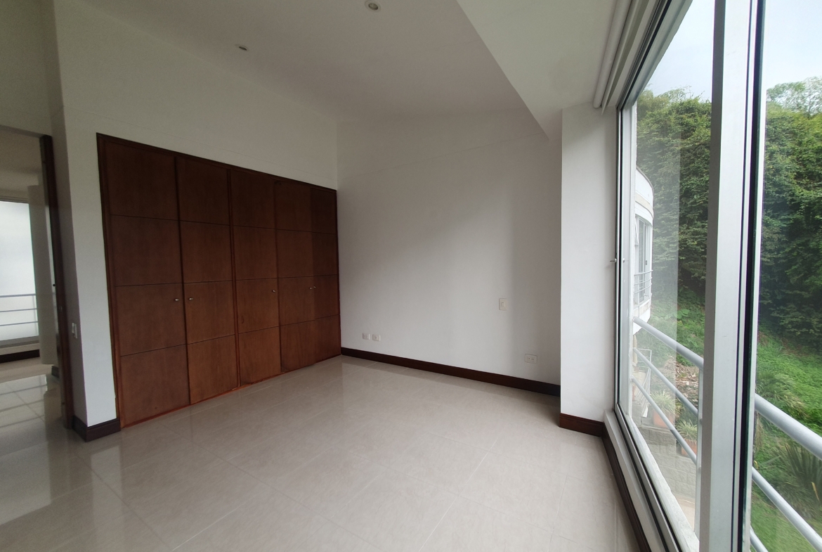 EN VENTA CASA EN PINARES CONJUNTO CERRADO