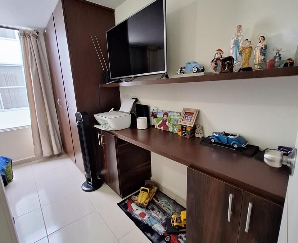 VENDO CASA EN AVENIDA SUR CONJUNTO CERRADO.
