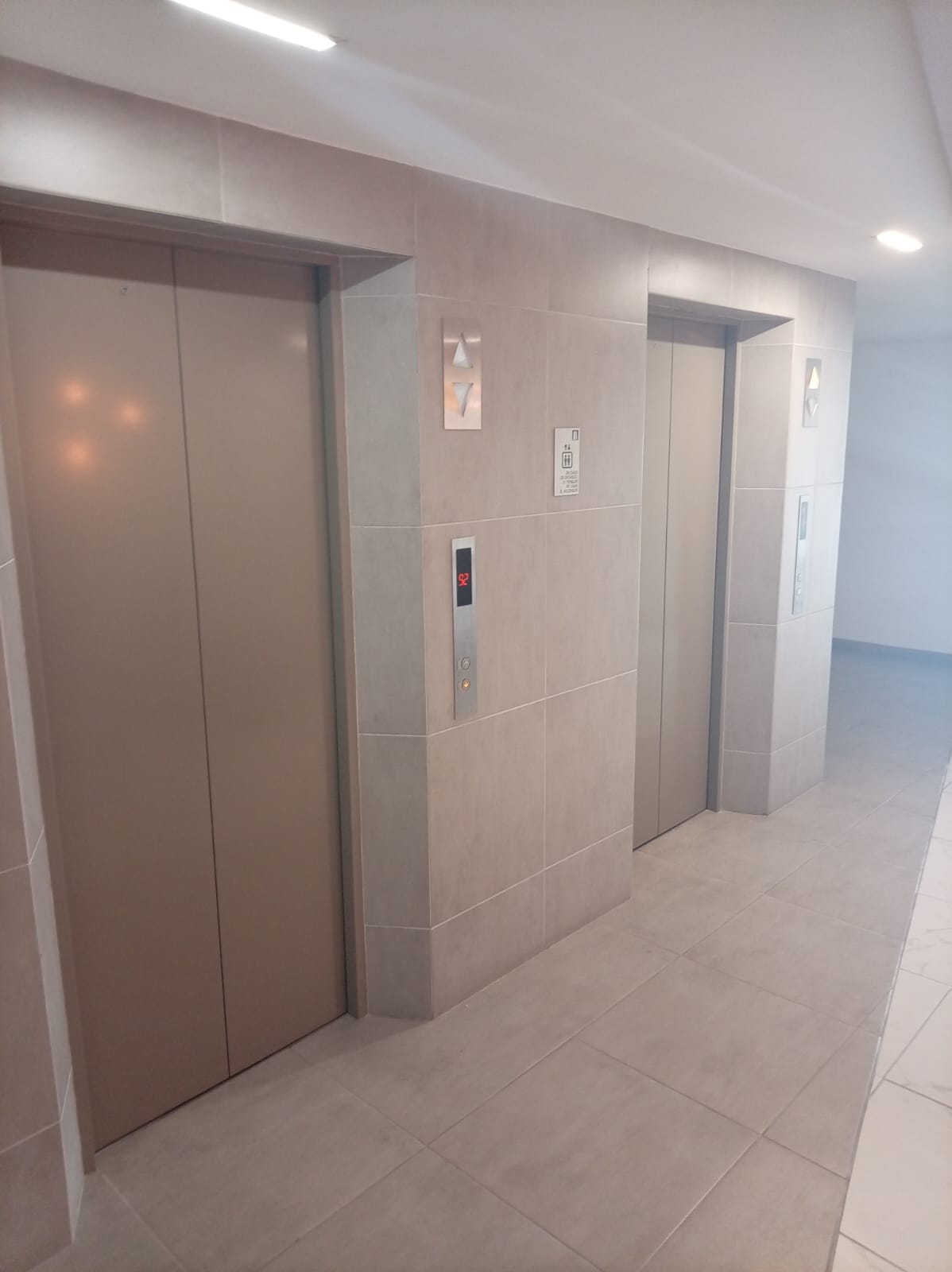 SE ARRIENDA OFICINA EN CENTRO DE NEGOCIOS EN ÁLAMOS PEREIRA