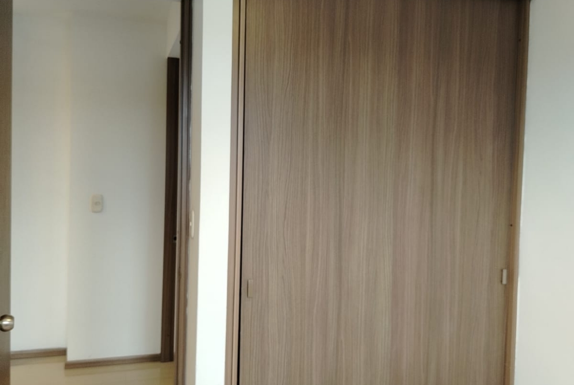 VENDO APARTAMENTO EN BARRIO ALAMOS PEREIRA
