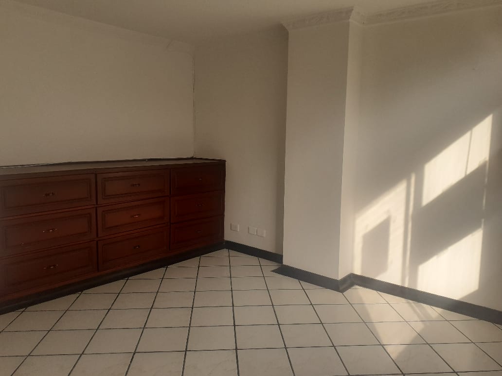 ARRIENDO APTO EN EL CENTRO