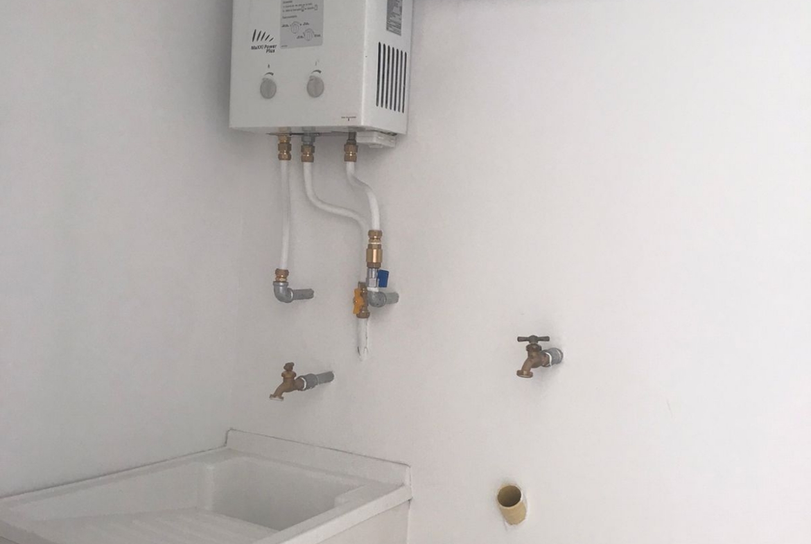 ARRIENDO APTO EN LA VIA CONDINA PALO VERDE PER