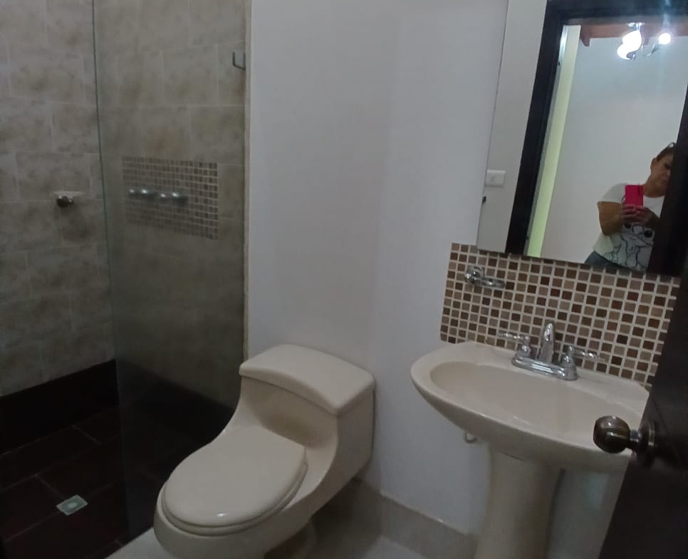 VENDO CASA CAMPESTRE VIA CERRITOS LA VIRGINIA