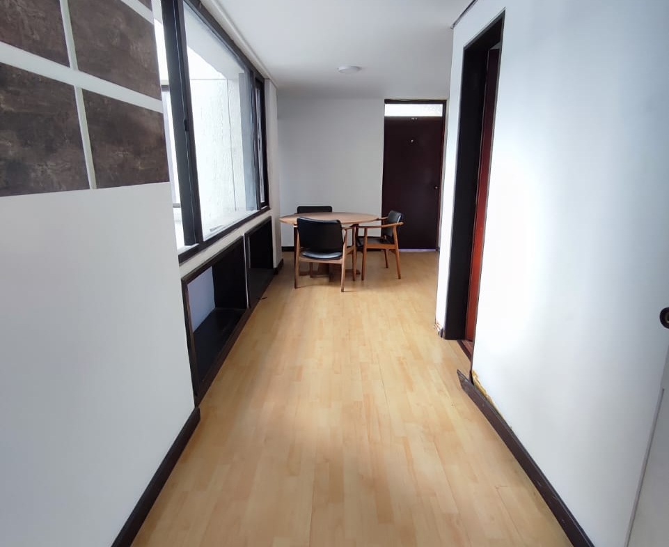 VENDO OF EN EL CORAZON DEL CENTRO DE MANIZALES 76 M2