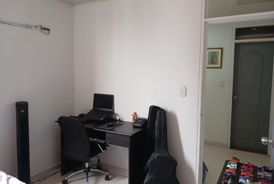 VENDO APARTAMENTO EN LOS CEDROS PEREI
