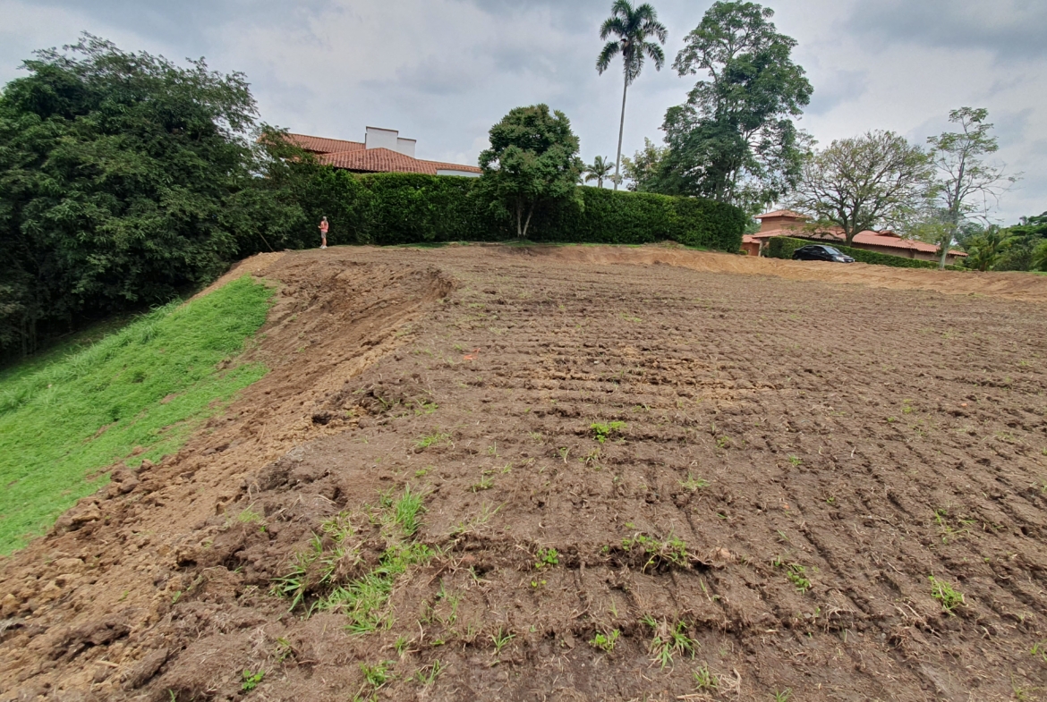 EN VENTA LOTE CERRITOS MALABAR PEREIRA