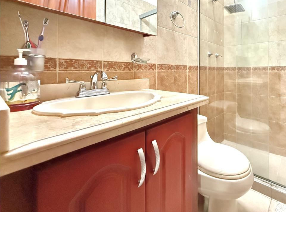 VENDO CASA CAMPESTRE EN COMBIA