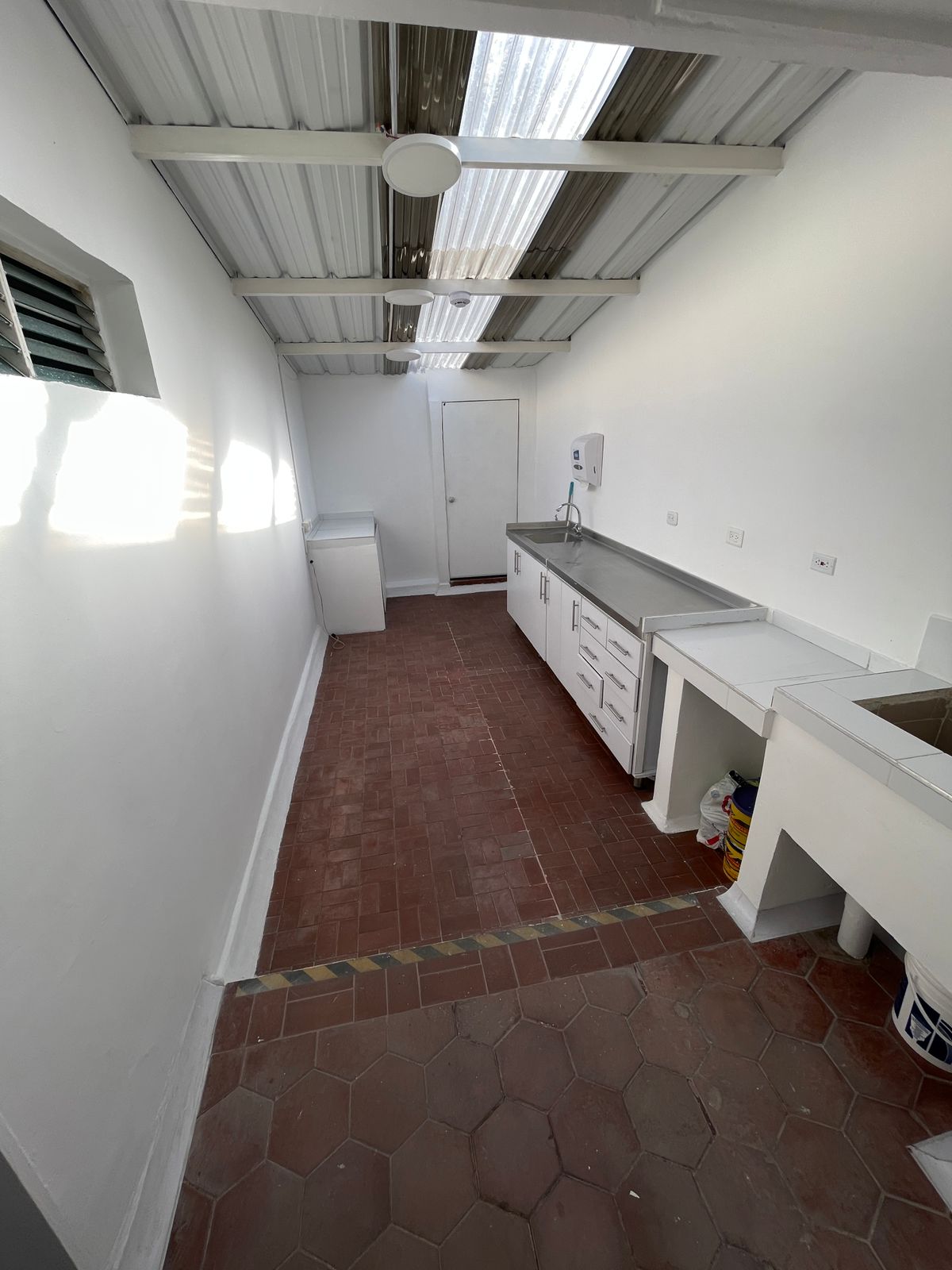 30507220250812024410 SE RENTA CASA PARA OFICINAS EN MARAYA