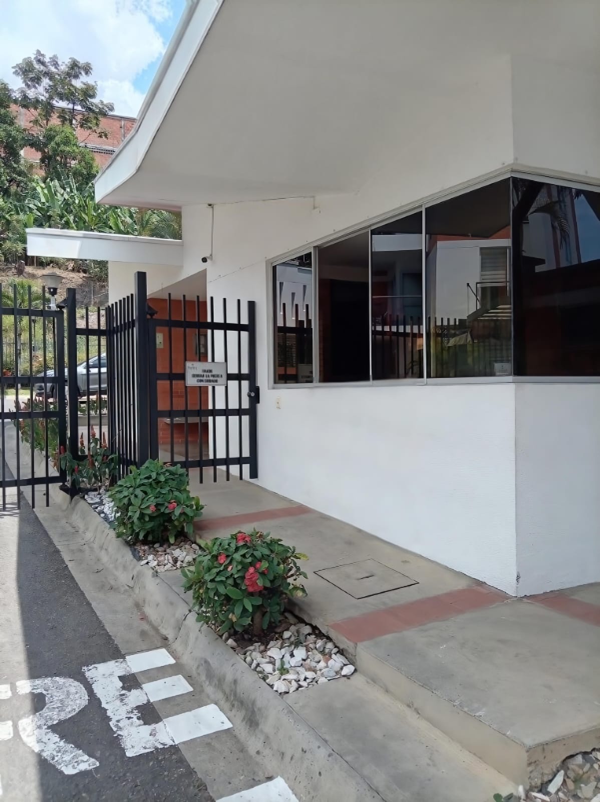 30507220251003030137 VENTA CASA DÚPLEX EN CONJUNTO CERRADO EN BELMONTE.