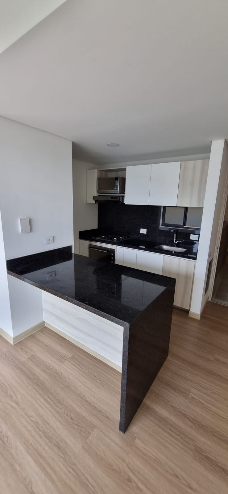 VENDO APARTAMENTO UBICACIÓN ESTRATÉGICA AVENIDA SUR EN PEREIRA