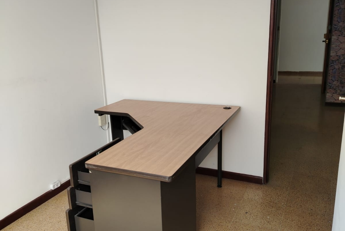ARRIENDO OFICINA EN TURIN PERERIA