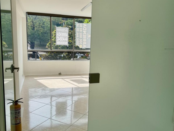 VENTA DE OFICINA EN RODEO PLAZA