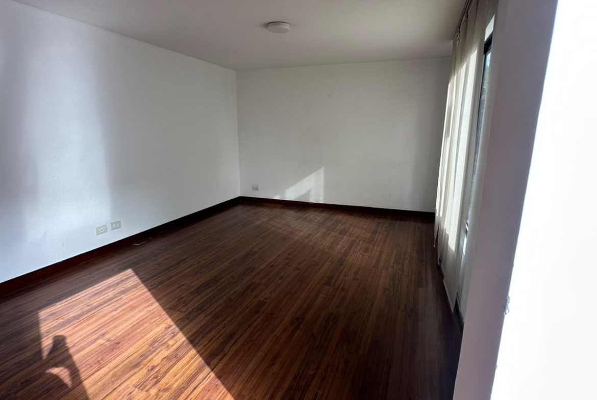 VENDO CASA EN SECTOR CIRCUNVALAR