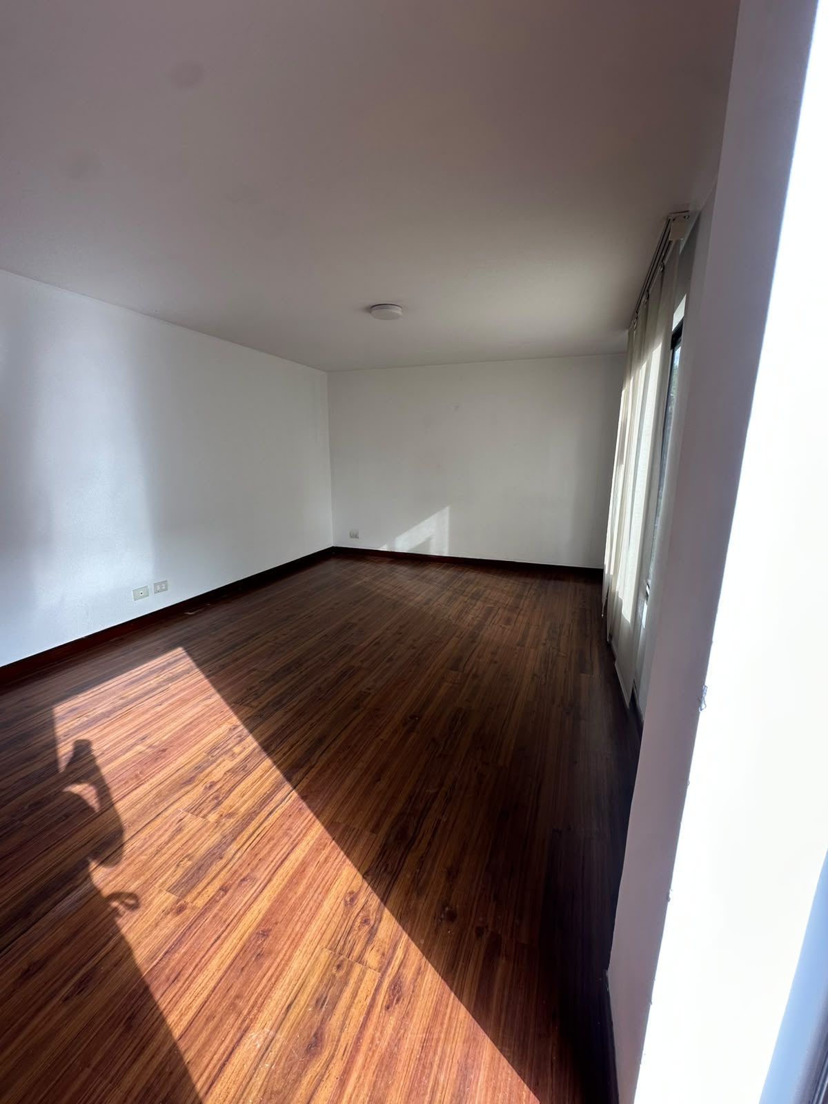 VENDO CASA EN SECTOR CIRCUNVALAR