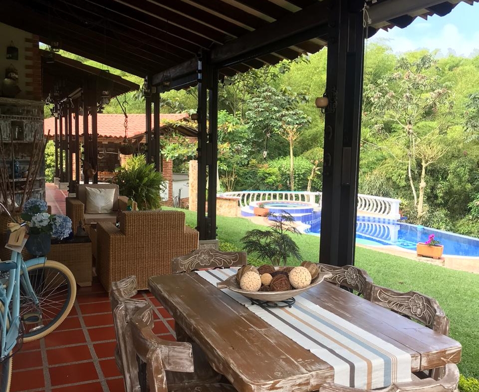 VENDE CASA CAMPESTRE SECTOR CERRITOS