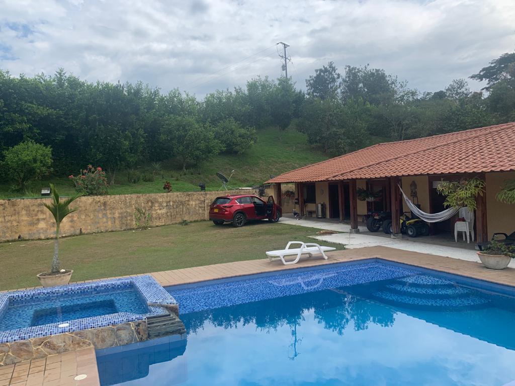 VENTA CASA CAMPESTRE EN VITERBO