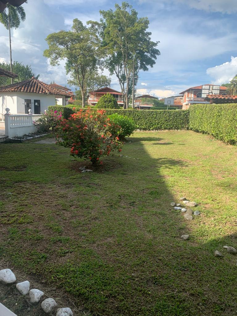VENTA DE CASA CAMPESTRE EN VITERBO