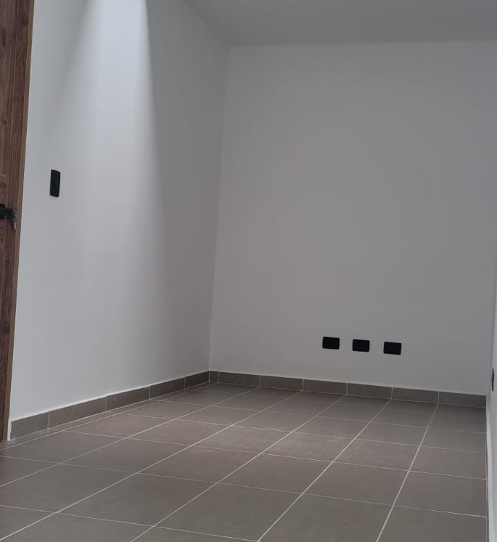 VENDO CASA EN CERRITOS PARA ESTRENAR