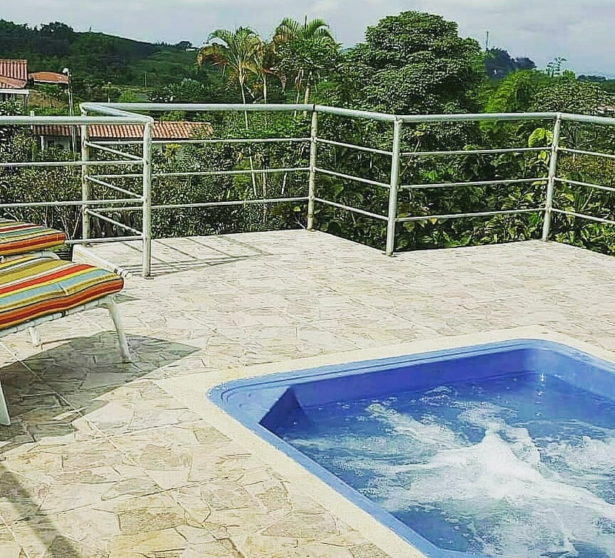 VENDO CASA CAMPESTRE VIA ARMENIA PEREIRA
