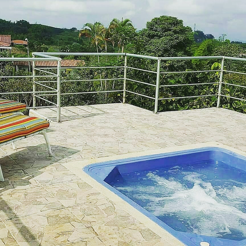 VENDO CASA CAMPESTRE VIA ARMENIA PEREIRA