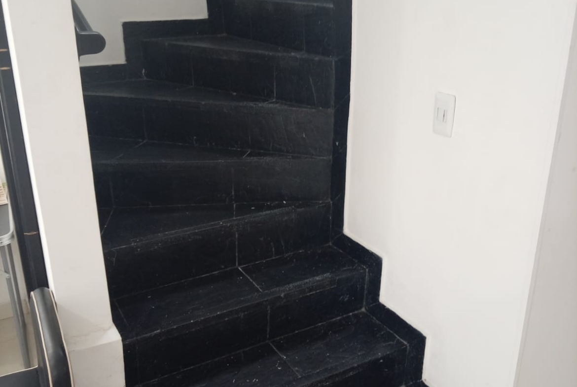 VENDO CASA DÚPLEX CON LOCAL EN SECTOR VILLA VERDE