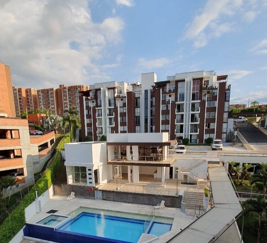 VENDO APARTAMENTO EN AV SUR, SECTOR CORALES 68 M2