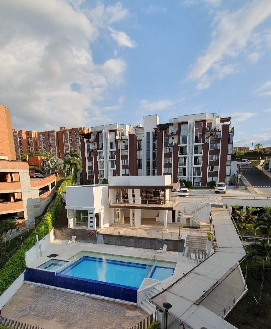 305072220260425045251 VENDO APARTAMENTO EN AV SUR, SECTOR CORALES 68 M2