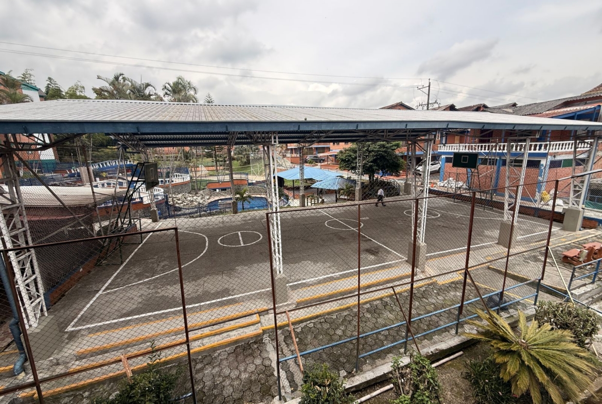 VENDO CASA EN QUINTAS DE JARDIN COLONIAL